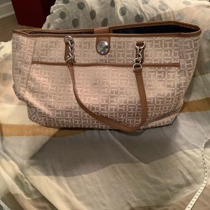 Tommy Hilfiger Tote.